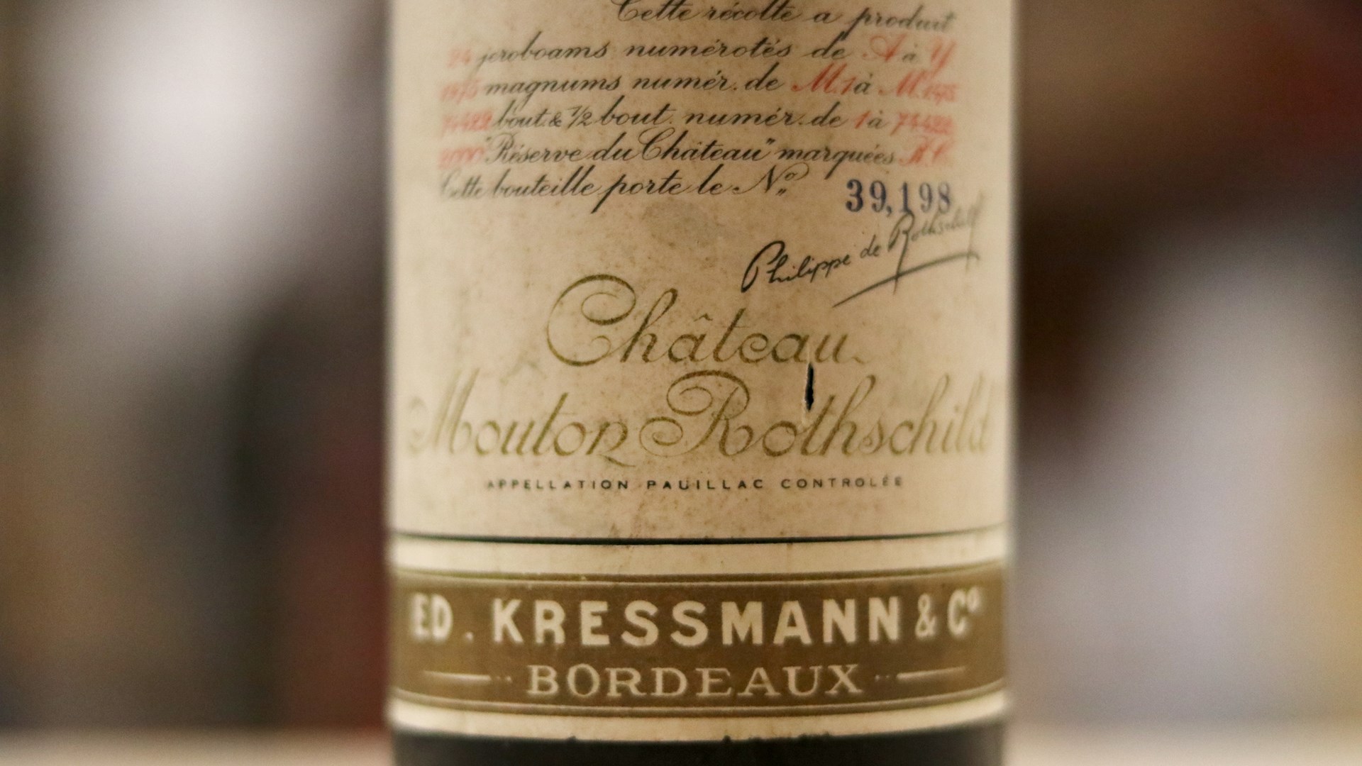 Mouton-Rothschild 1945 - close-up of label 